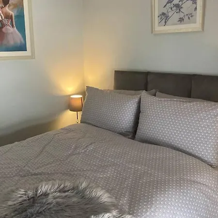 Boutique 2-bed Town Centre Apartment Ballina (Mayo)
