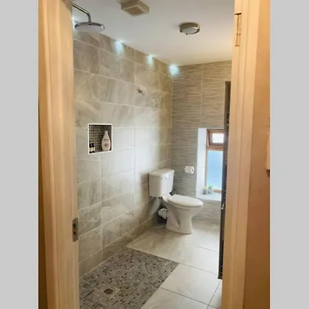 Boutique 2-bed Town Centre Apartment Ballina (Mayo)