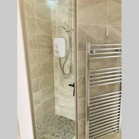 Boutique 2-bed Town Centre *
