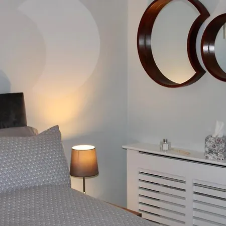 Boutique 2-bed Town Centre Apartment