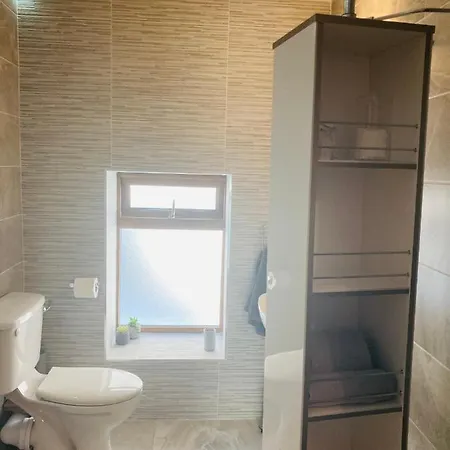 Boutique 2-bed Town Centre Apartment